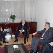 Photo 3 of 25 - Former President meets maronite Ligue 21022008